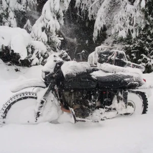 Vi tilbyr trygg og varm lagring for din MC